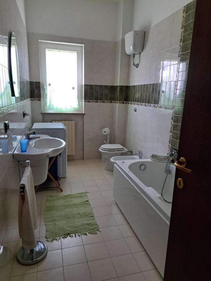 Вілла La Casa Di Mezzo-Affitti Brevi-Zona Ospedali Busso Екстер'єр фото