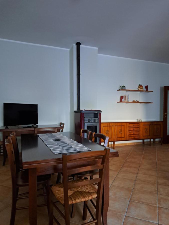 Вілла La Casa Di Mezzo-Affitti Brevi-Zona Ospedali Busso Екстер'єр фото