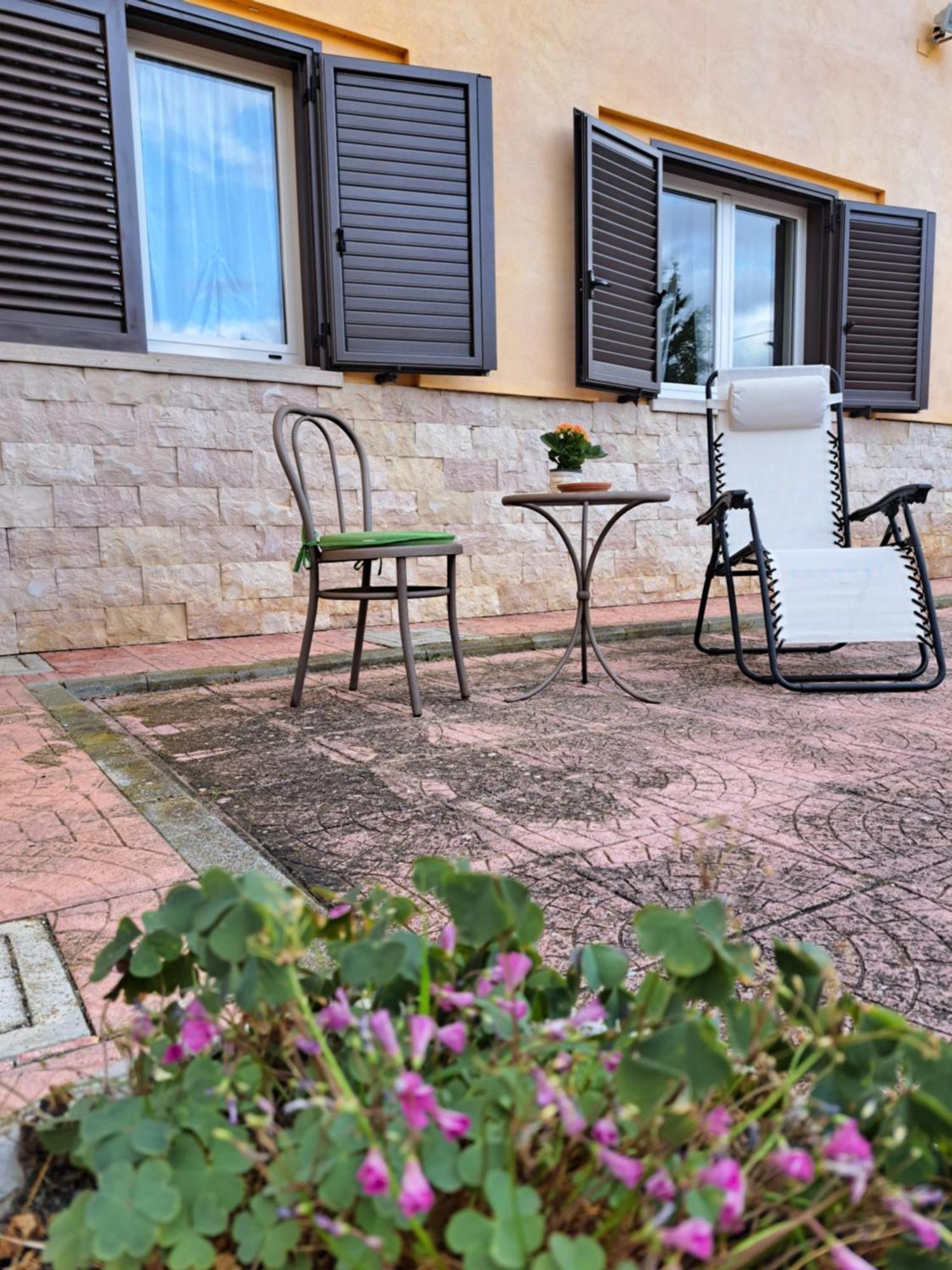 Вілла La Casa Di Mezzo-Affitti Brevi-Zona Ospedali Busso Екстер'єр фото