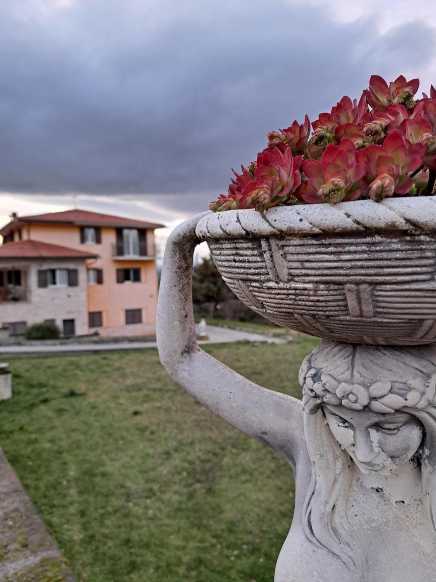 Вілла La Casa Di Mezzo-Affitti Brevi-Zona Ospedali Busso Екстер'єр фото